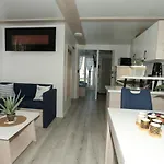 Floating House Maui