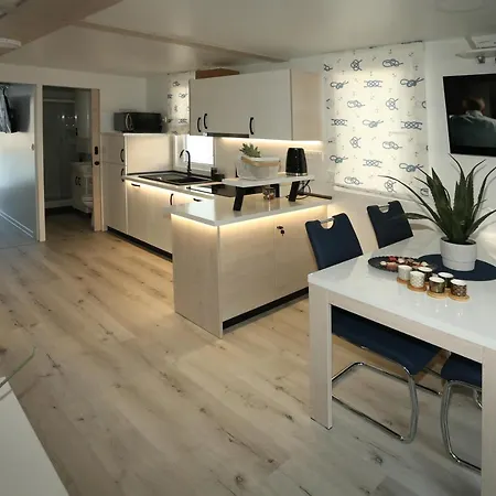 Floating House Maui Feriehus *