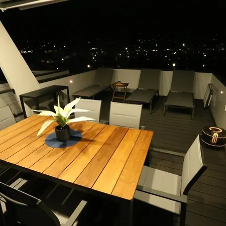 Floating House Maui *