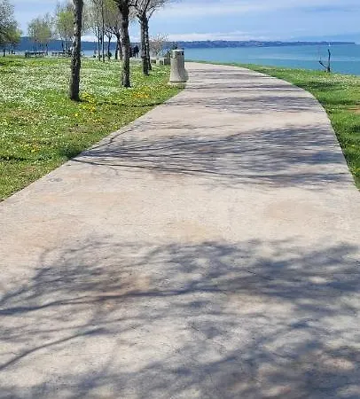 Floating House Maui *