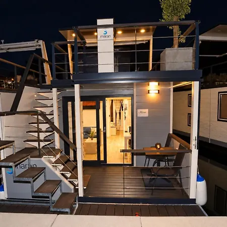 Floating House Maui