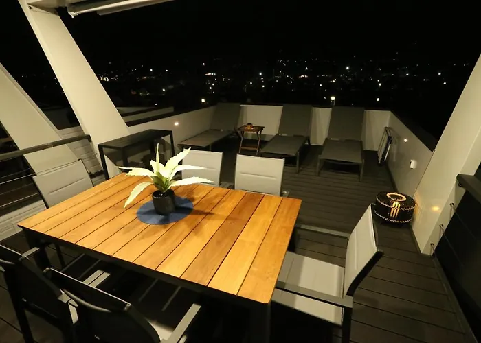 Floating House Maui *