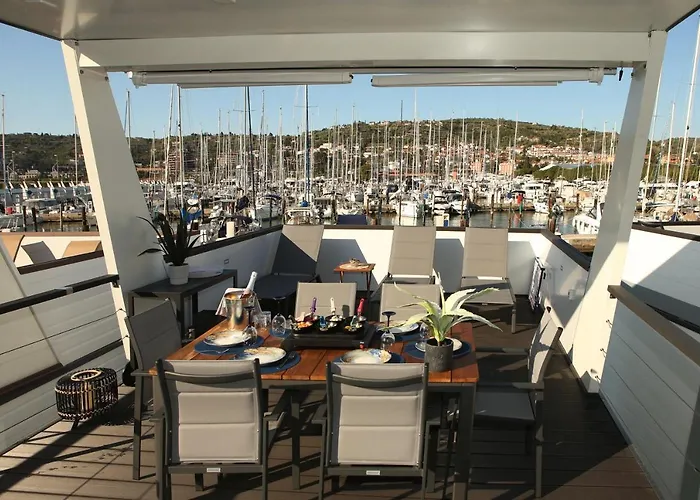 Floating House Maui * Portorož