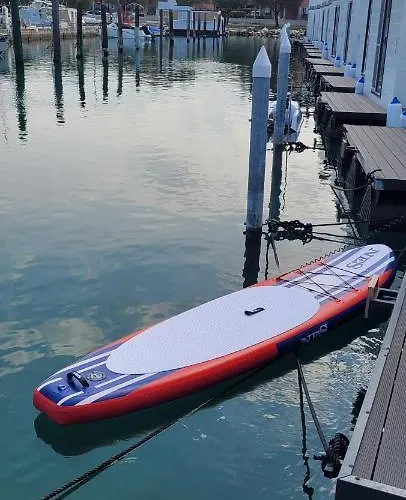 Floating House Maui *